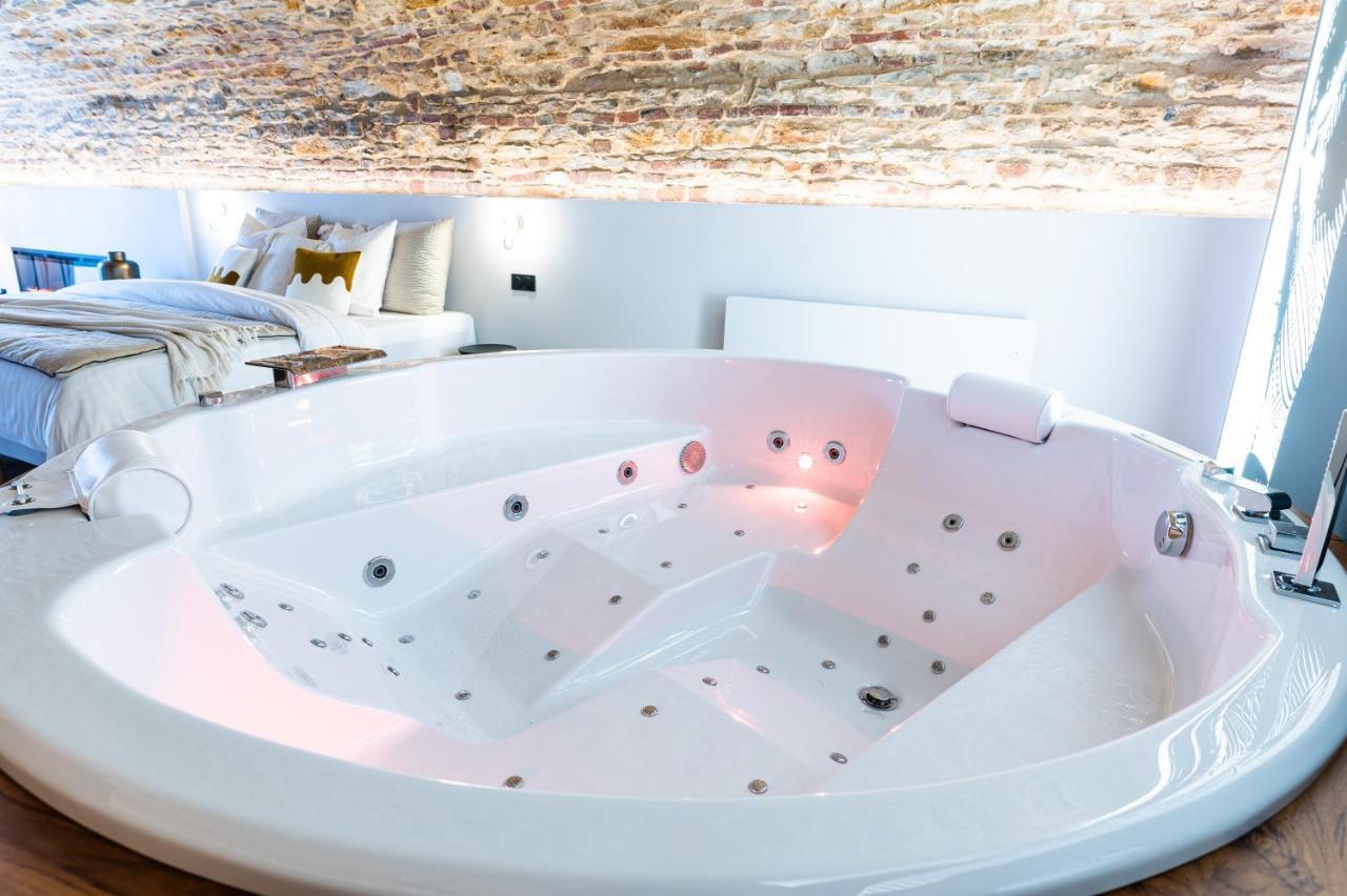 Legend Majestic Spa - Insolite & Unique - Champagne - Parking Prive بور أو بريس المظهر الخارجي الصورة